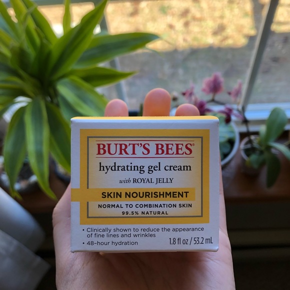Burt's Bees Other - Burt’s Bees hydrating gel cream